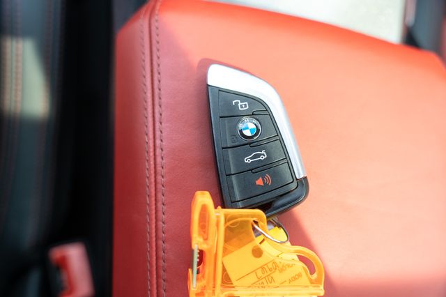 Vehicle image 36 of 44