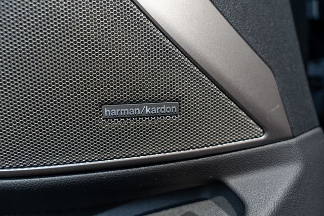 Vehicle image 22 of 44