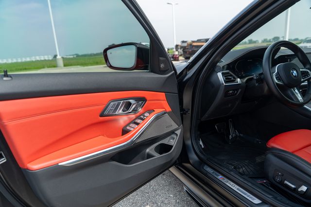 Vehicle image 20 of 44