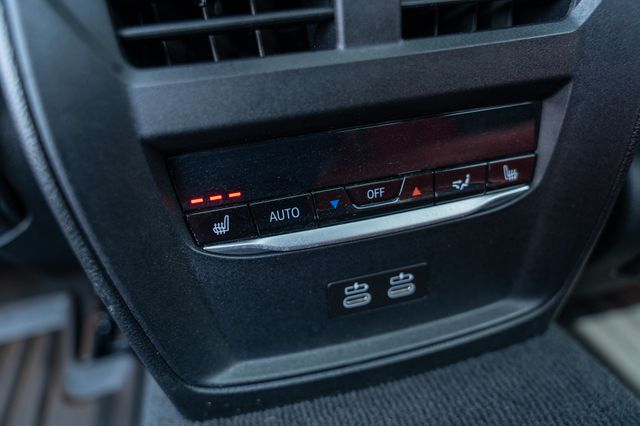 Vehicle image 18 of 44