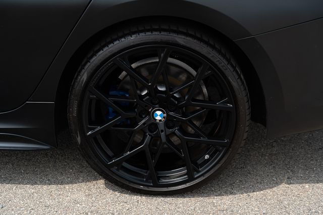 Vehicle image 9 of 44