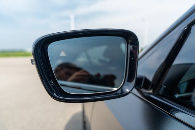 Vehicle image 19 of 44