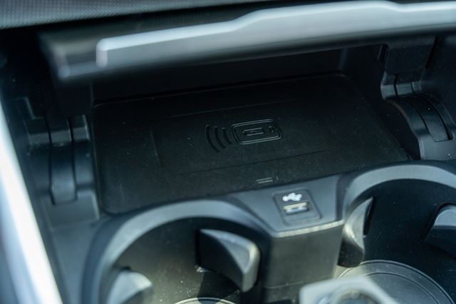 Vehicle image 35 of 44