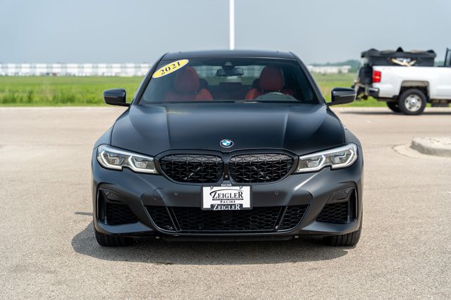 Vehicle image 2 of 44