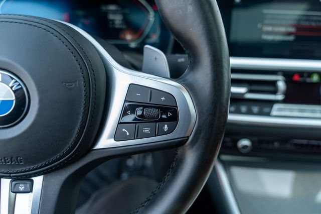 Vehicle image 27 of 44