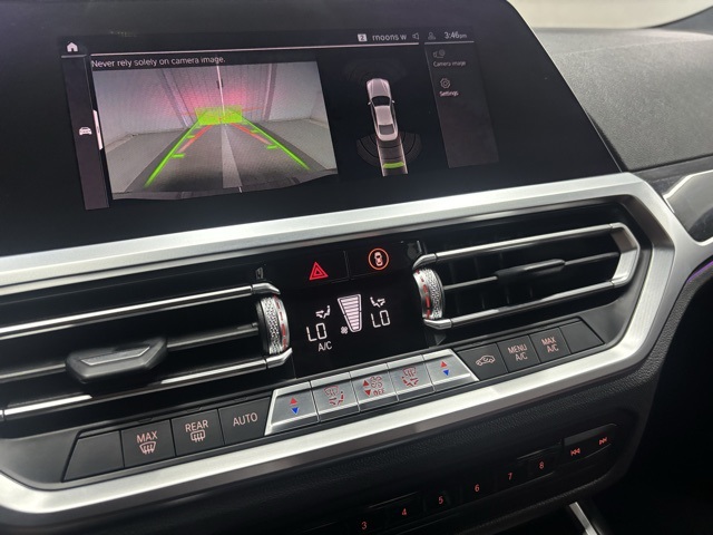 Vehicle image 17 of 25