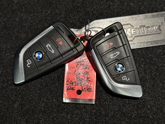 Vehicle image 21 of 25