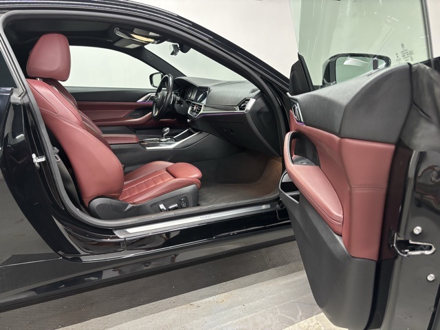 Vehicle image 22 of 25