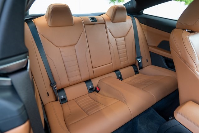 Vehicle image 17 of 51