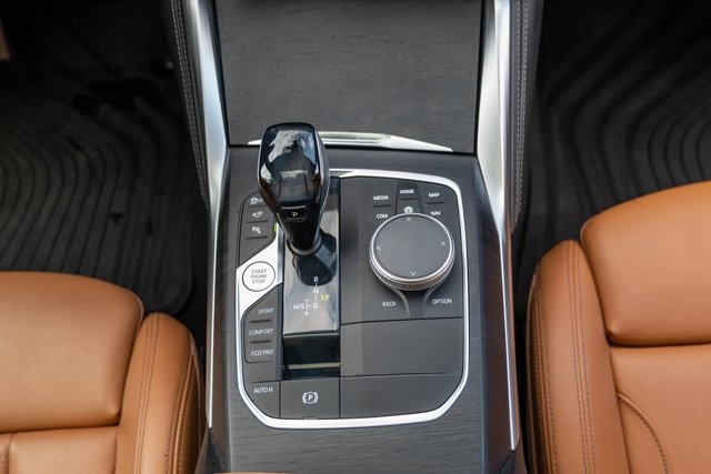 Vehicle image 34 of 51