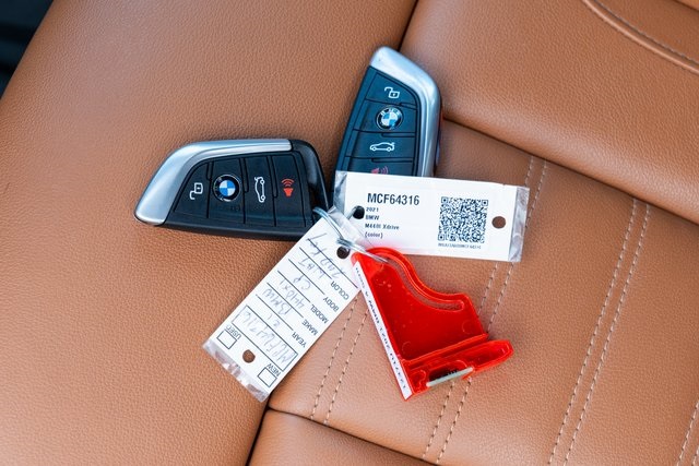 Vehicle image 41 of 51