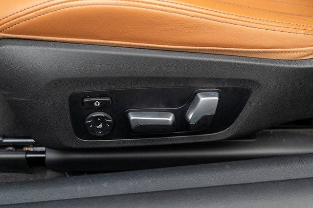 Vehicle image 43 of 51