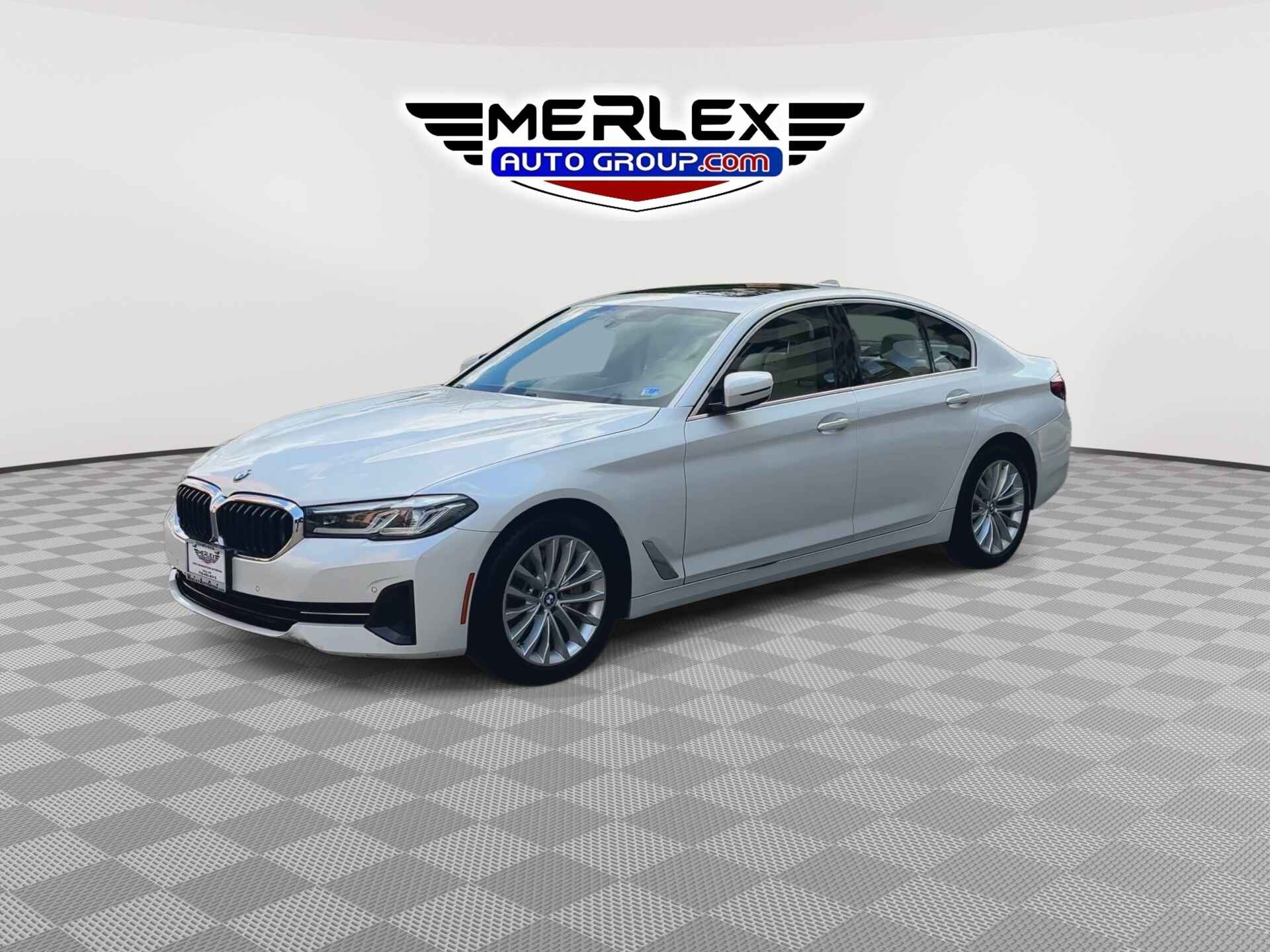 2021 BMW 5 Series 530i Image 1 of 31