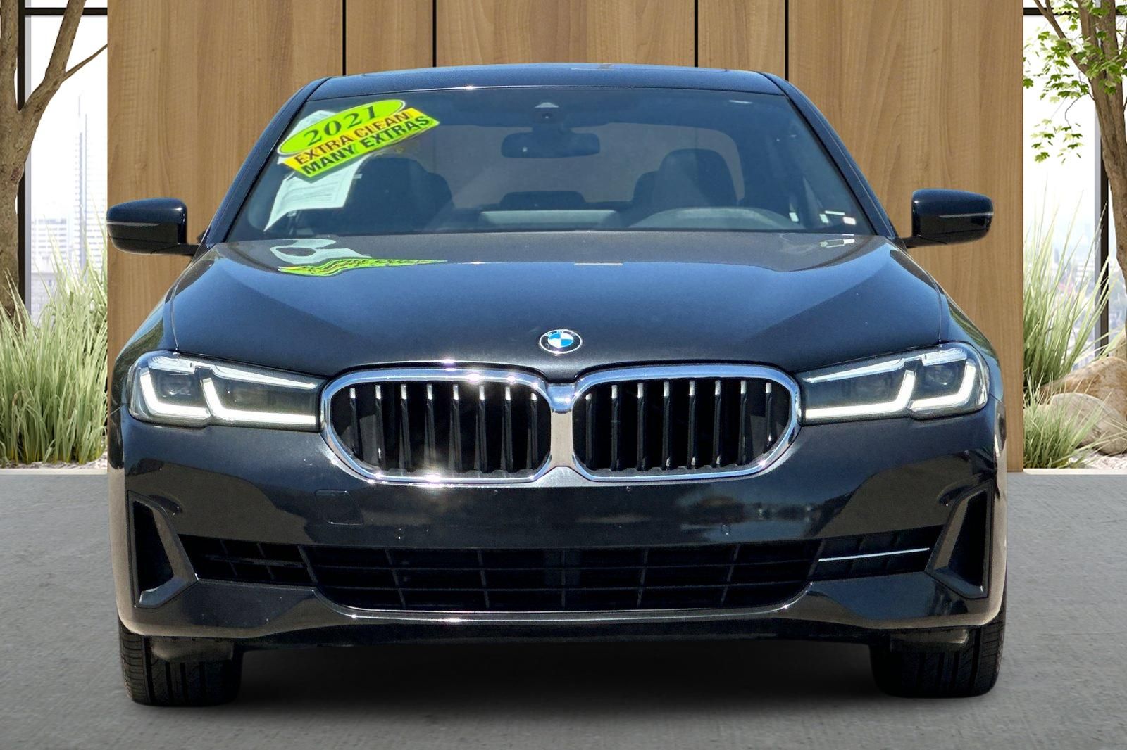 2021 BMW 5 Series 530i Image 2 of 29