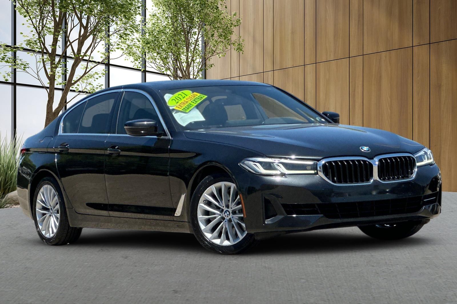 2021 BMW 5 Series 530i Image 3 of 29