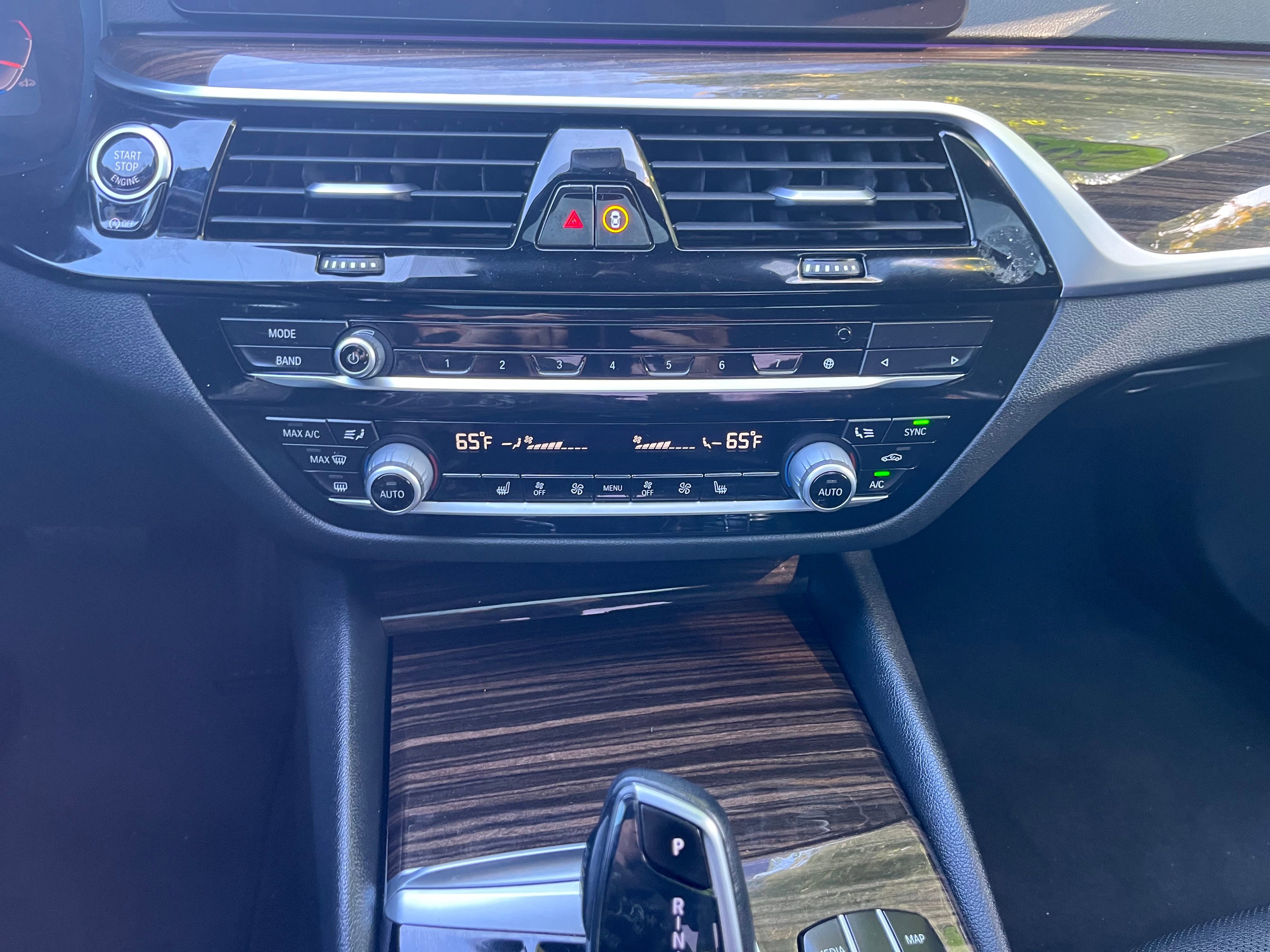 Vehicle image 16 of 28