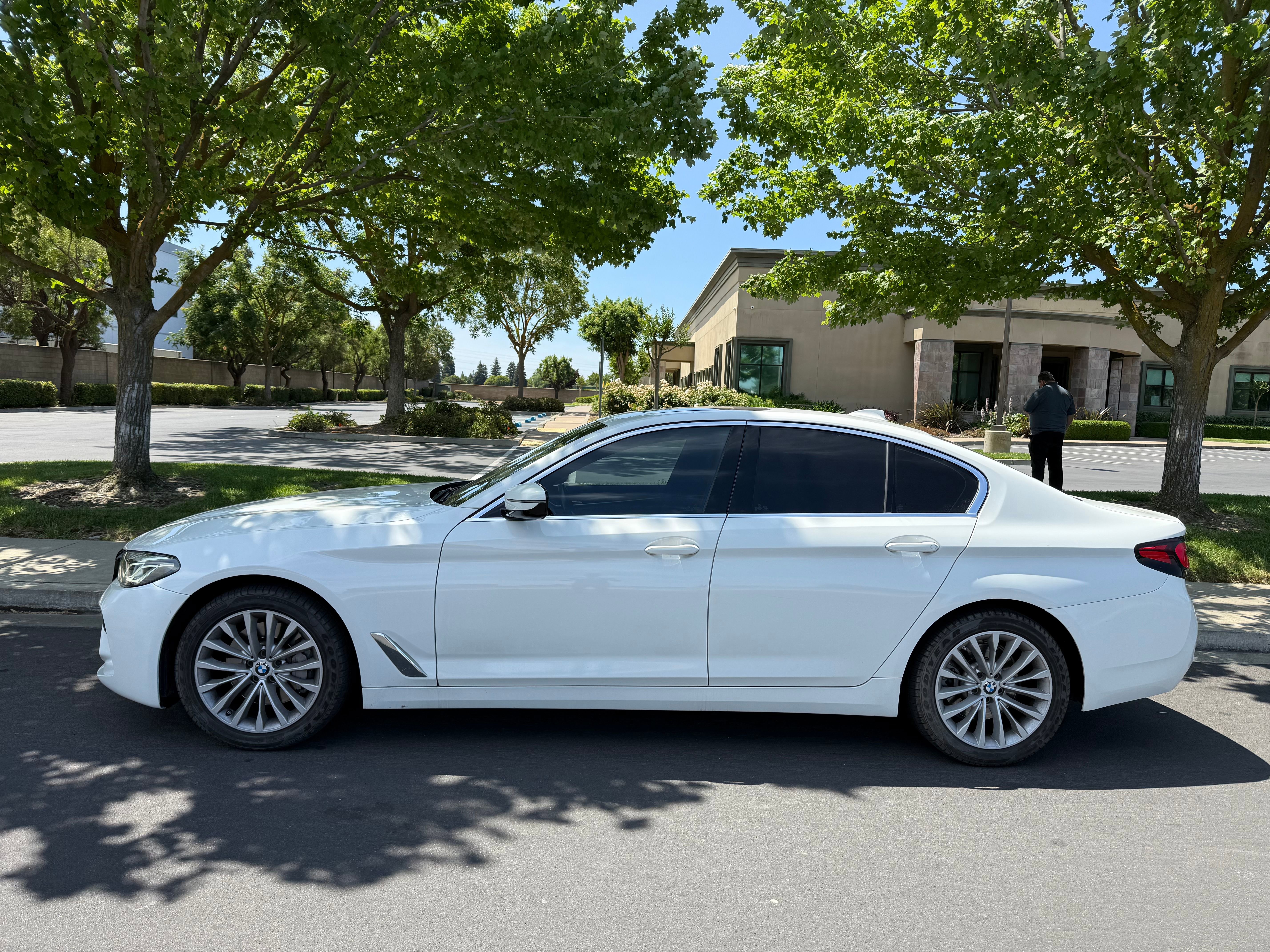 Vehicle image 5 of 28