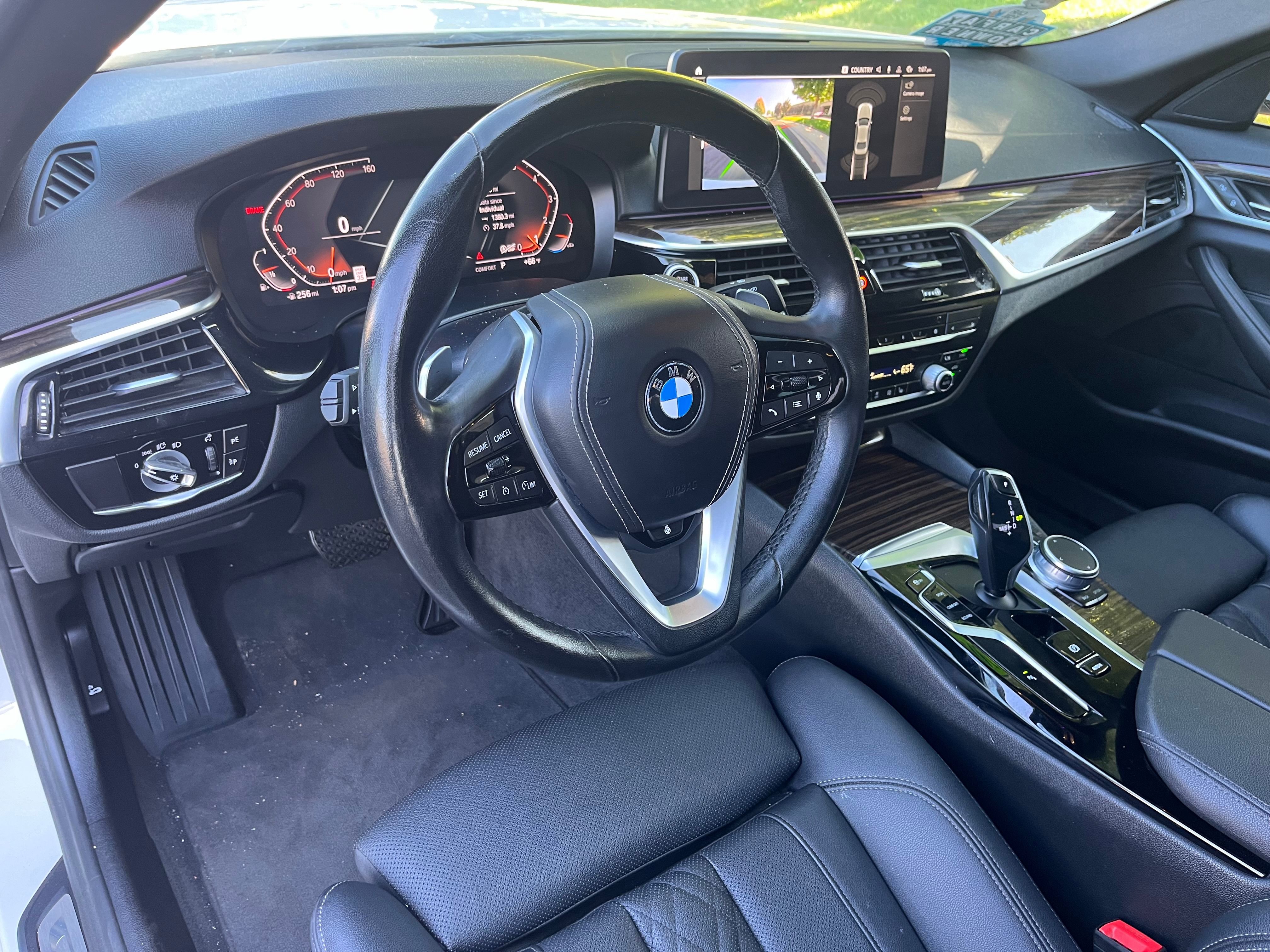 Vehicle image 7 of 28