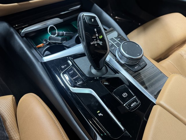 Vehicle image 24 of 36