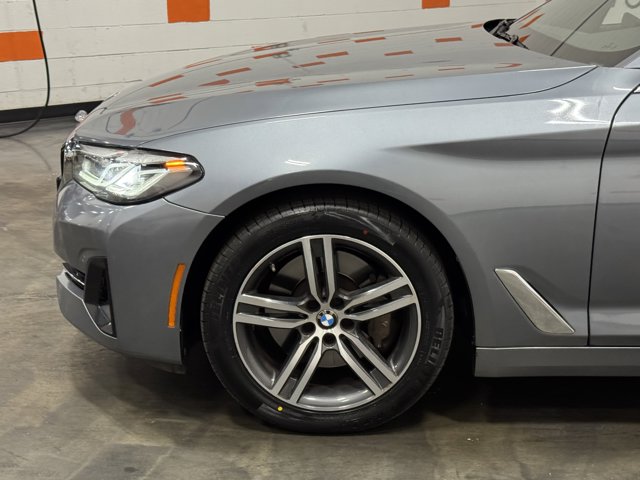 Vehicle image 9 of 36