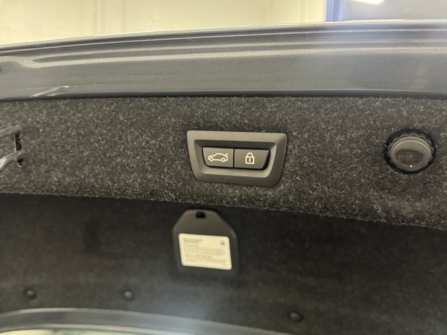 Vehicle image 34 of 36
