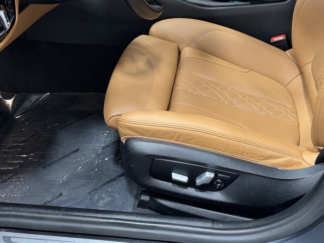 Vehicle image 26 of 36