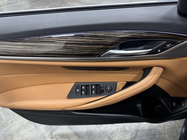 Vehicle image 27 of 36