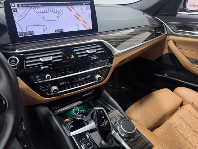 Vehicle image 33 of 36