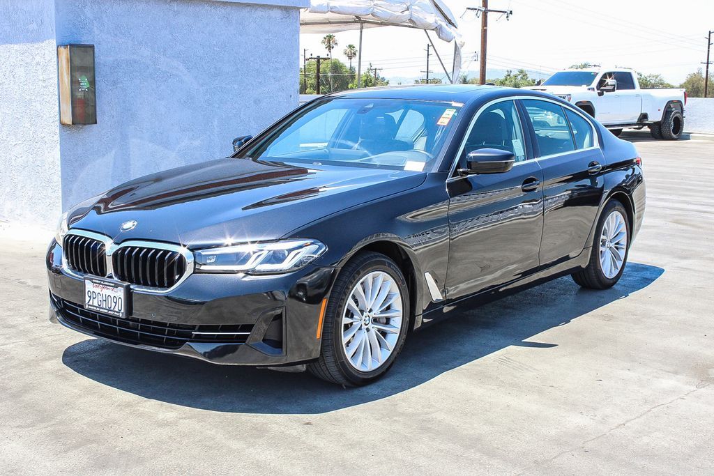 2021 BMW 5 Series 540i Image 1 of 28