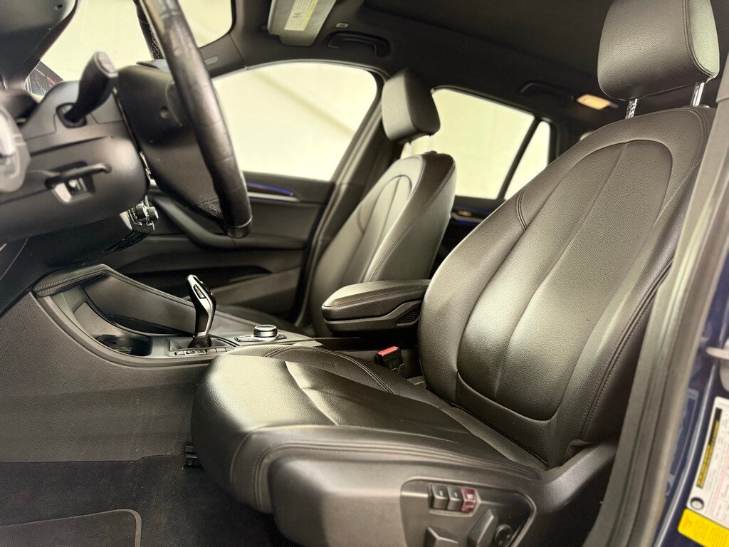 Vehicle image 18 of 49
