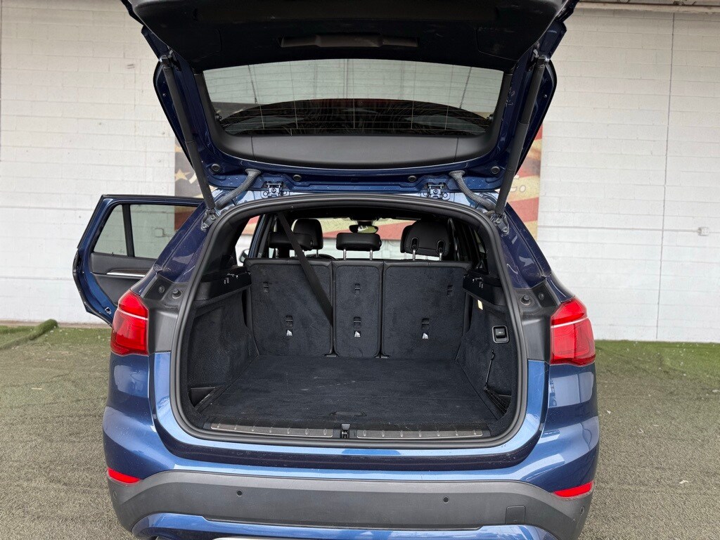 Vehicle image 39 of 49