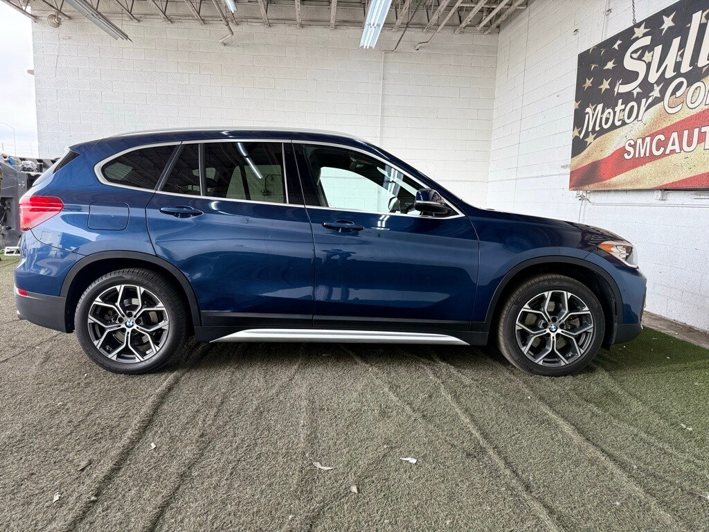 Vehicle image 8 of 49