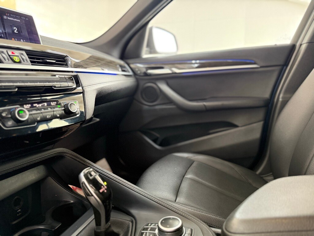 Vehicle image 35 of 49