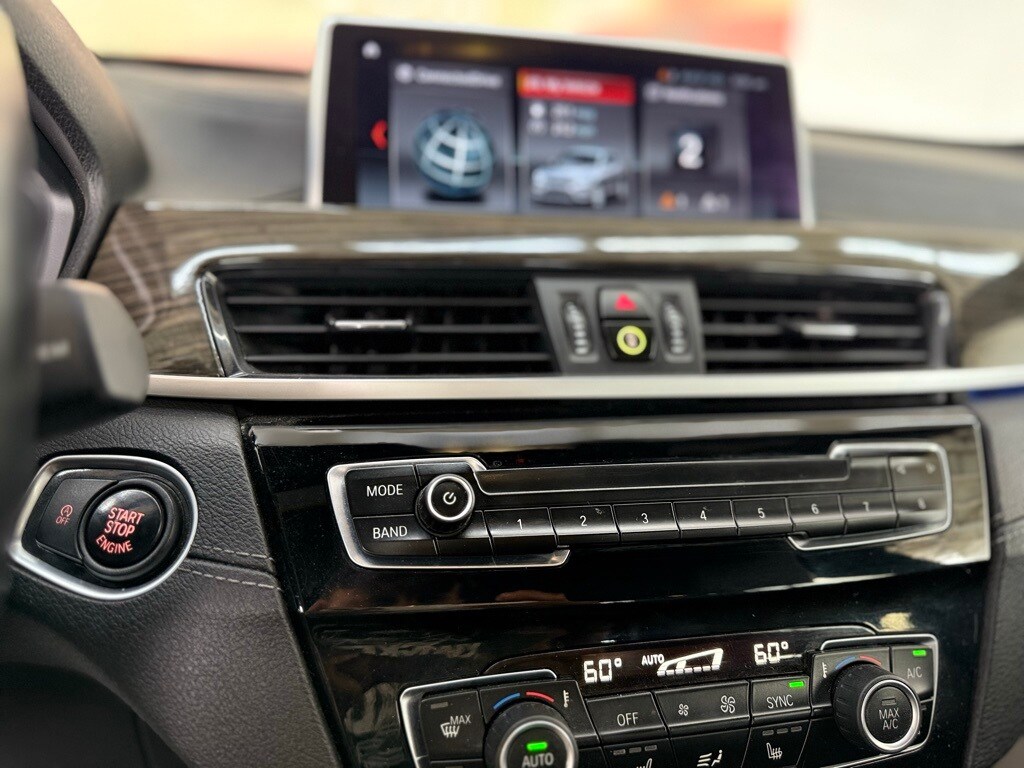 Vehicle image 33 of 49