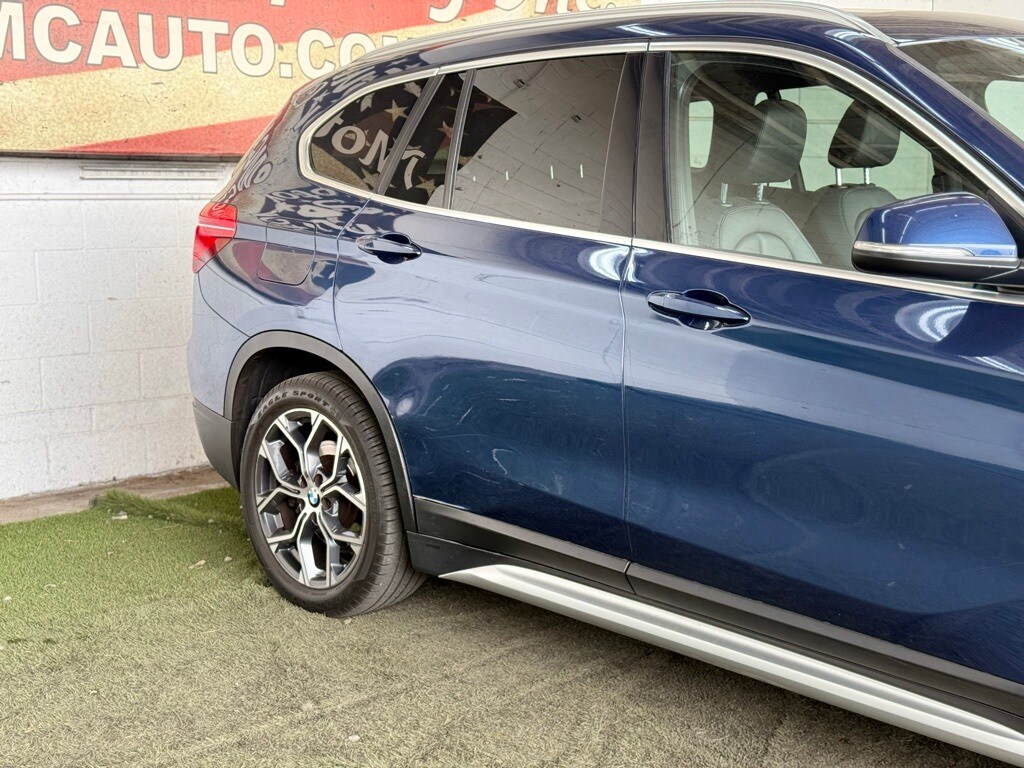 Vehicle image 7 of 49