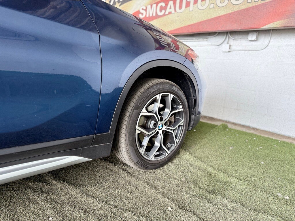 Vehicle image 14 of 49