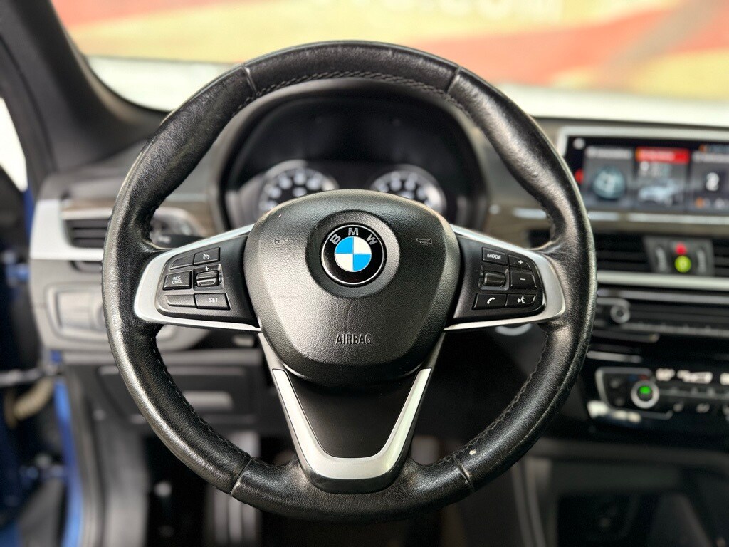 Vehicle image 22 of 49