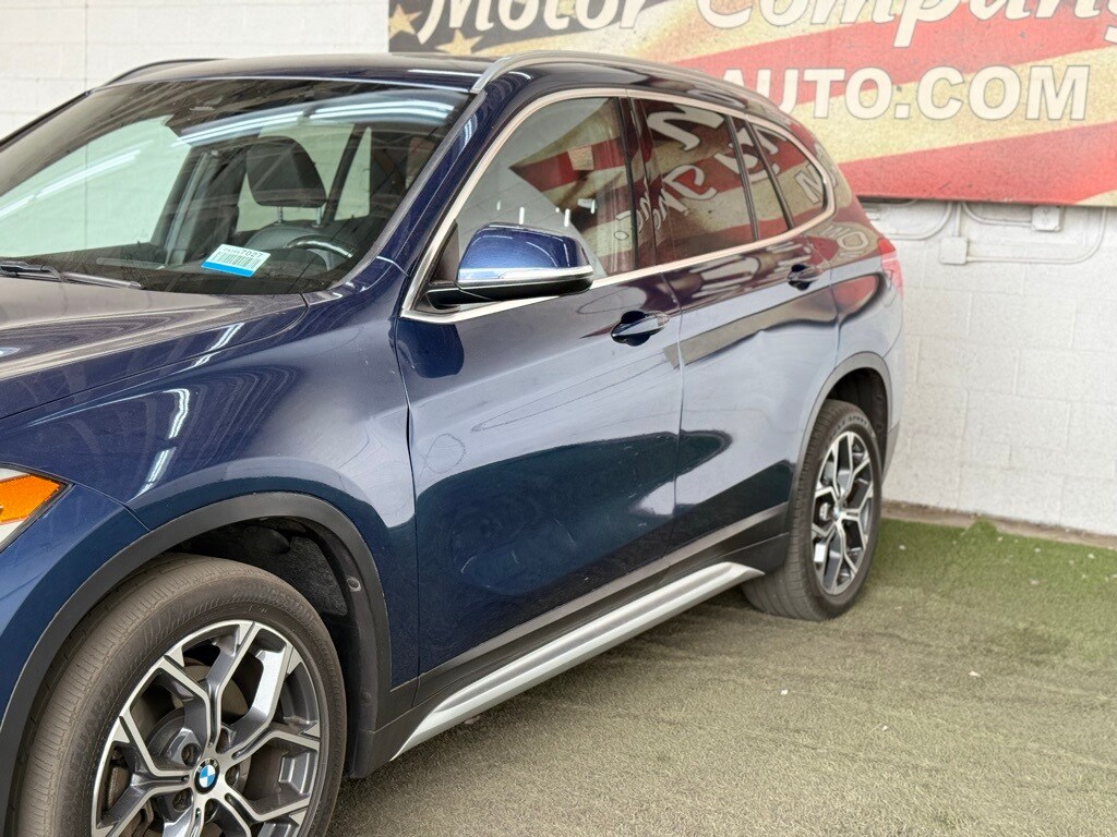 Vehicle image 3 of 49