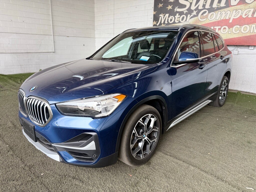 Vehicle image 2 of 49
