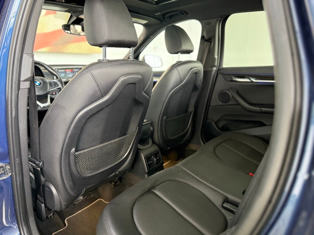 Vehicle image 40 of 49