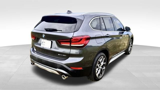Vehicle image 6 of 32