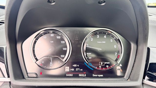 Vehicle image 25 of 32