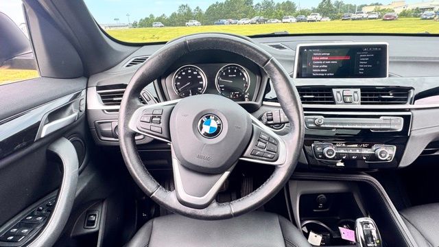 Vehicle image 22 of 32