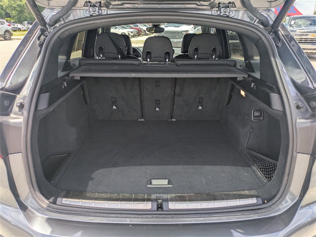 Vehicle image 10 of 33