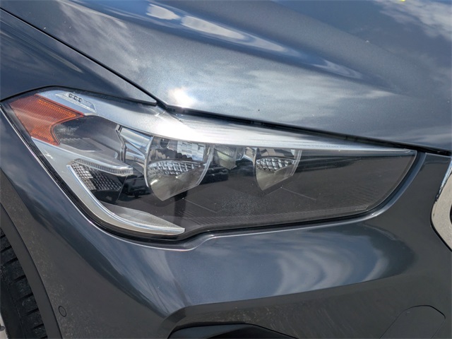 Vehicle image 28 of 33