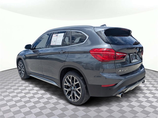 Vehicle image 7 of 33