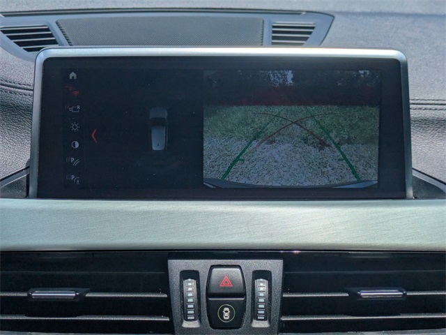 Vehicle image 17 of 33
