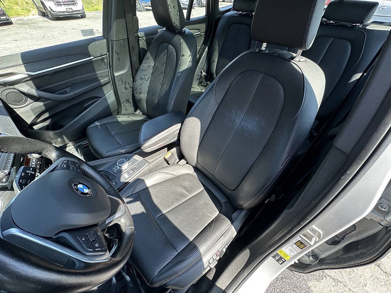 Vehicle image 8 of 36