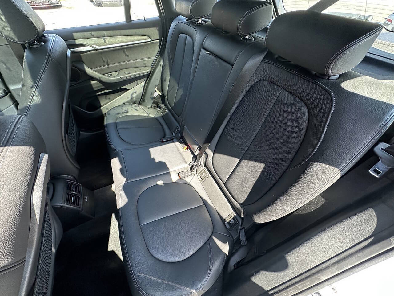 Vehicle image 11 of 36