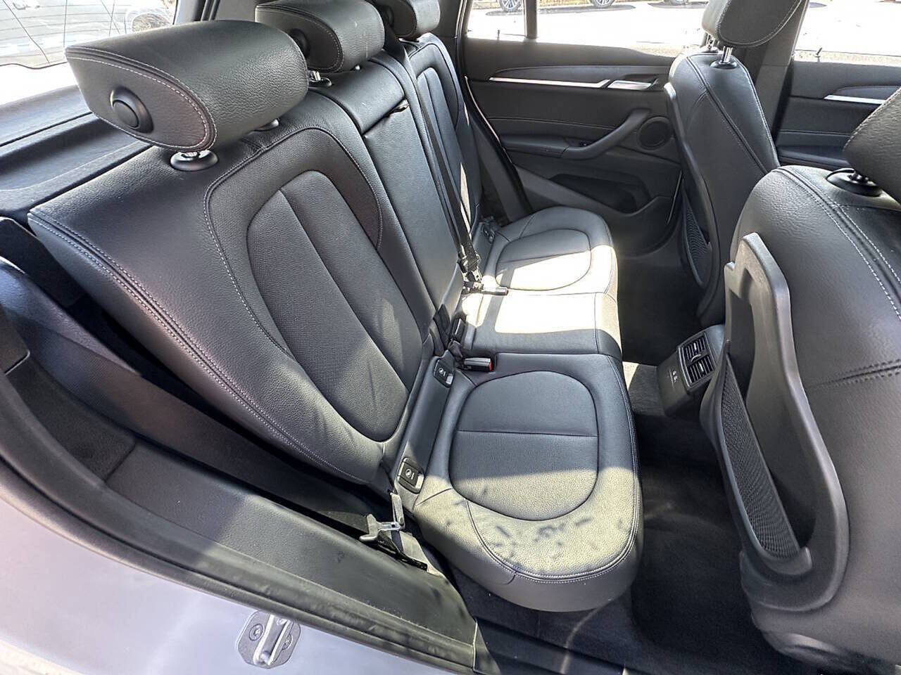 Vehicle image 15 of 36
